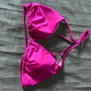 NEVER WORN : Vibrant Pink Bikini Top